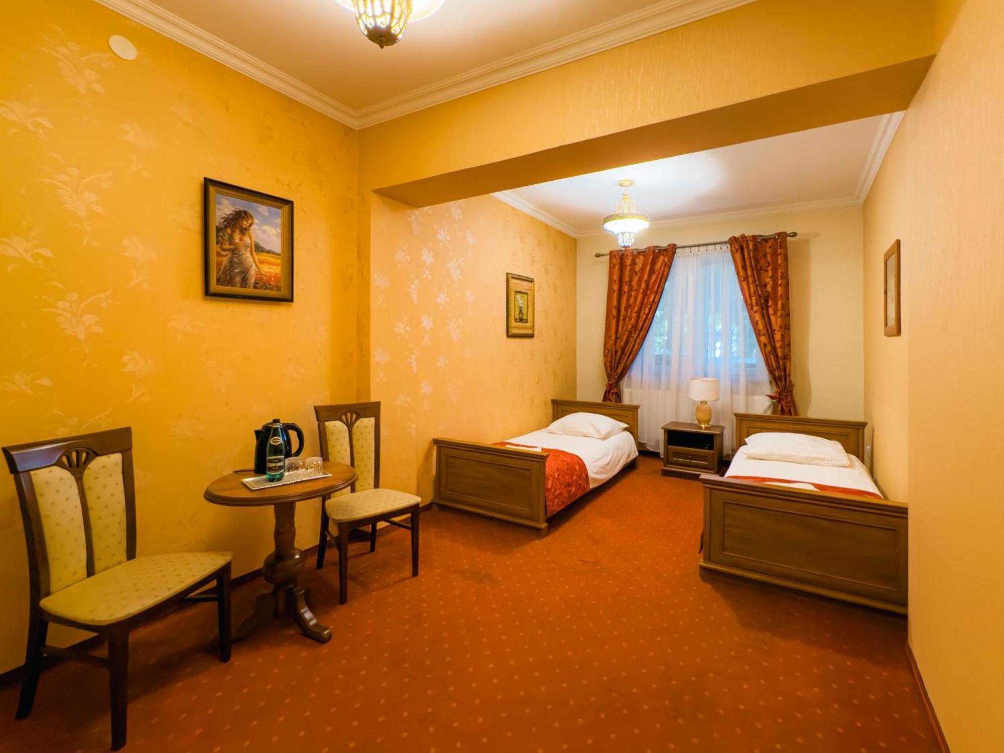 Hotel Palac Akropol Lublin Buitenkant foto