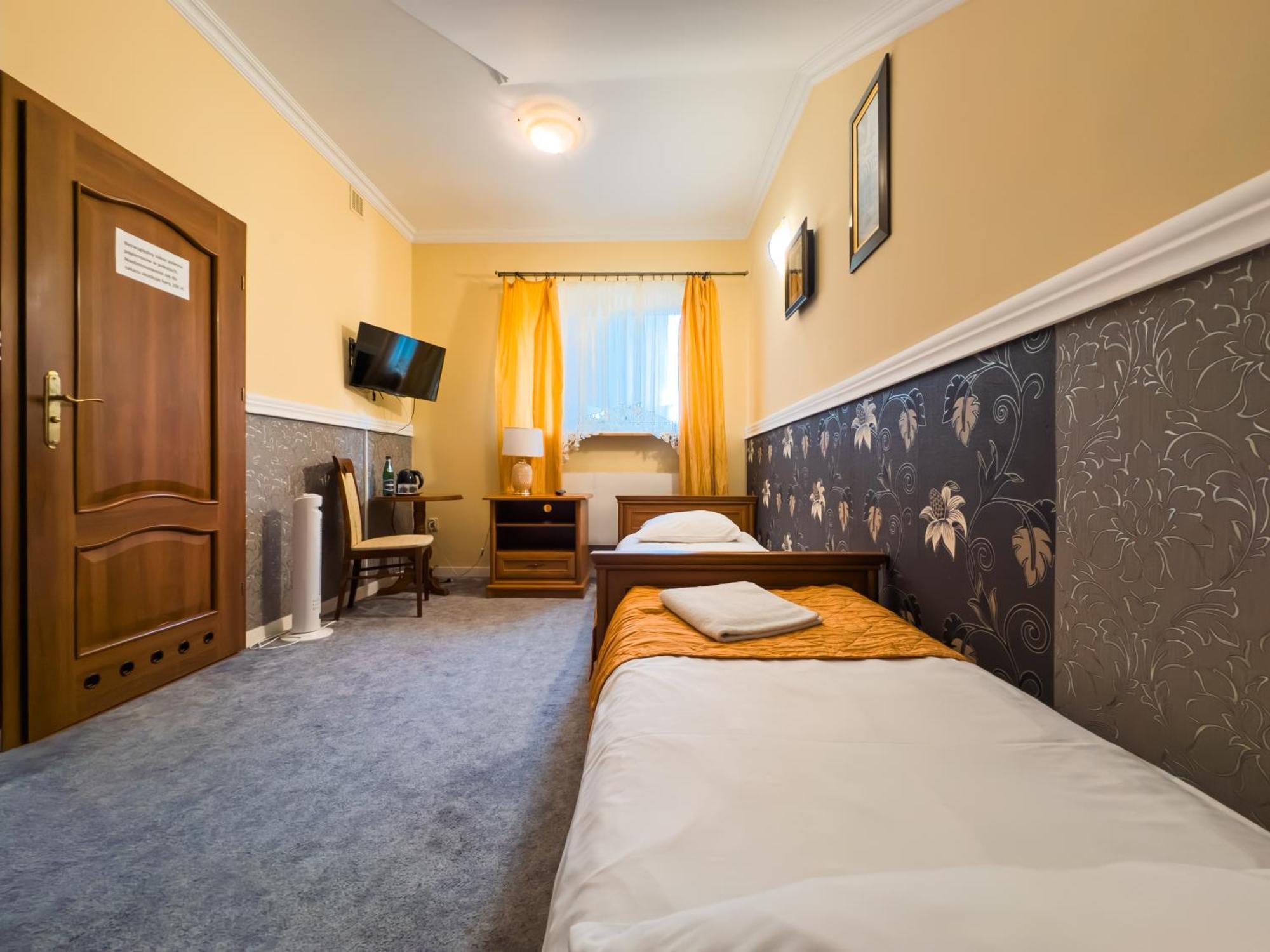 Hotel Palac Akropol Lublin Buitenkant foto