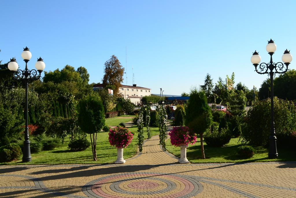 Hotel Palac Akropol Lublin Buitenkant foto